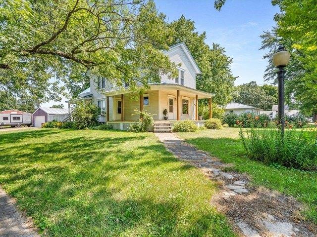 House for sale in Franklin Grove, Illinois