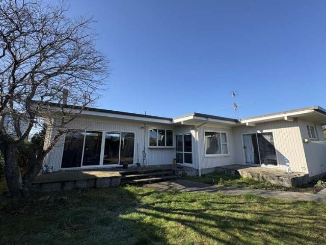 House for rent in Chaslands, Canterbury