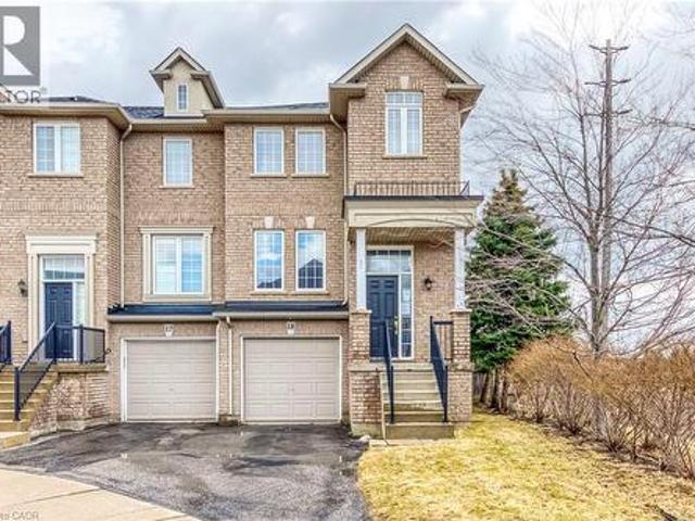 House for sale in Oakville, Golden Horseshoe