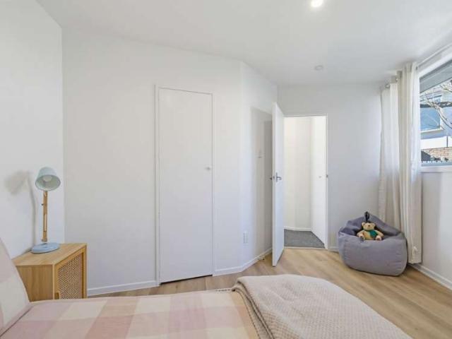 Townhouse for sale in Chaslands, Canterbury