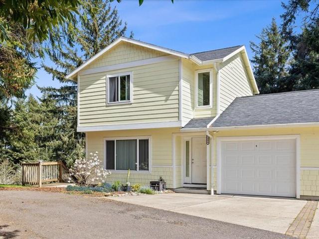 Townhouse for sale in Oregonia