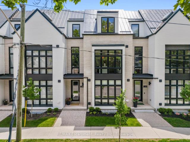 Townhouse for sale in Woburn, Ontario