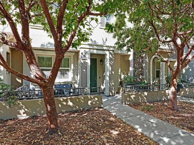 Condo for sale in Hayward, California