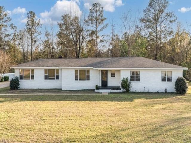 House for sale in Elmore, Alabama