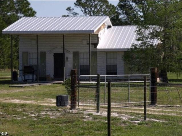 House for sale in Alva, Florida