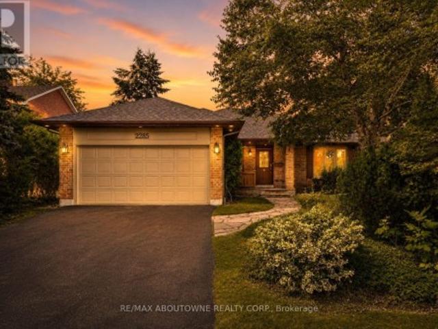 House for sale in Oakville, Golden Horseshoe