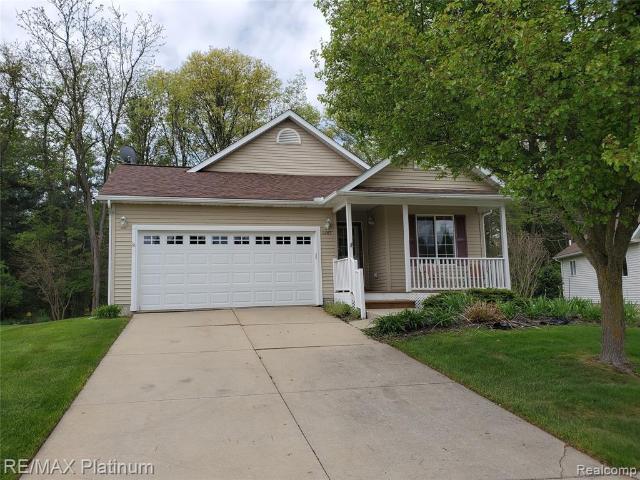 Condo for sale in Hamburg, Michigan