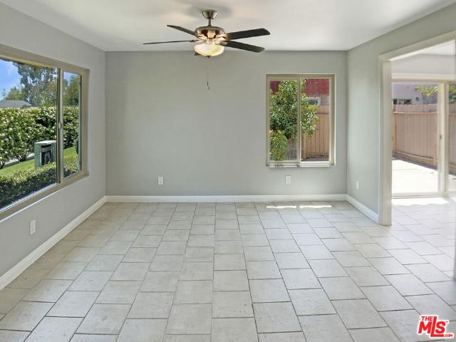 Townhouse for sale in Lake Forest