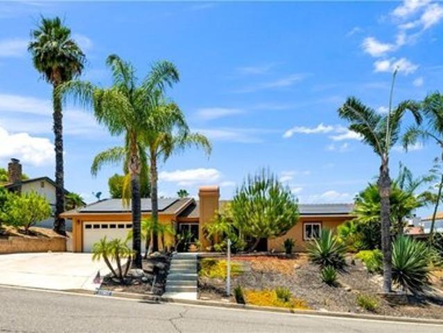 House for sale in Canyon Lake, California