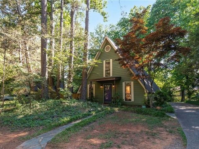House for sale in Pfafftown, North Carolina