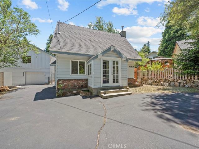 House for sale in Cedarpines Park, California