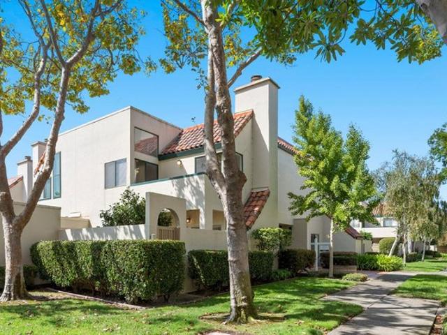 Townhouse for sale in San Mateo, California