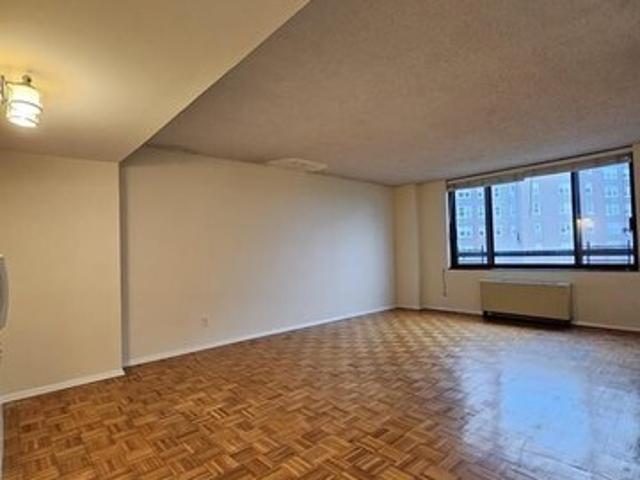 Condo for sale in The Bronx, Arverne