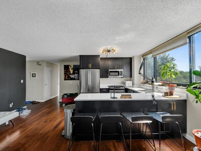Condo for sale in The Bronx, Arverne