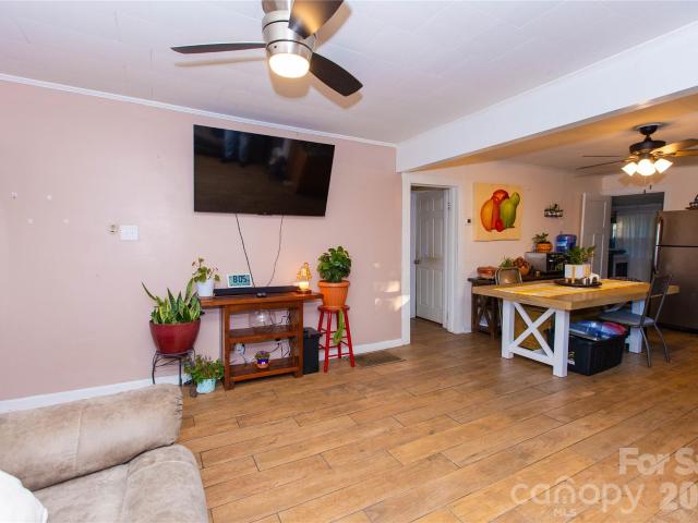 House for sale in Fender Plaza, Drexel