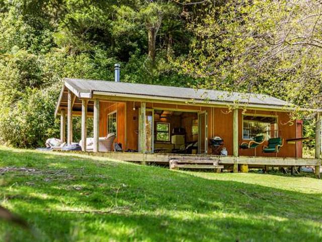 House for sale in Pauatahanui, Wellington