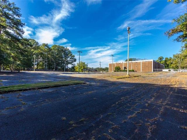 Commercial for sale in Ben Hill, Atlanta