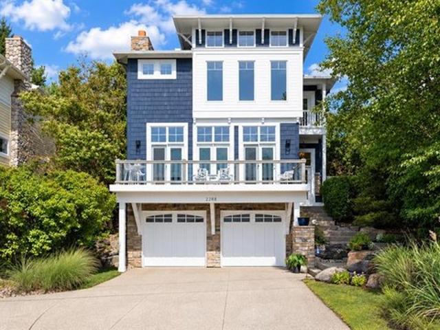 House for sale in Fenton, Michigan