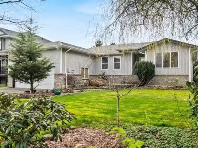 House for sale in Harrison Hot Springs, British Columbia