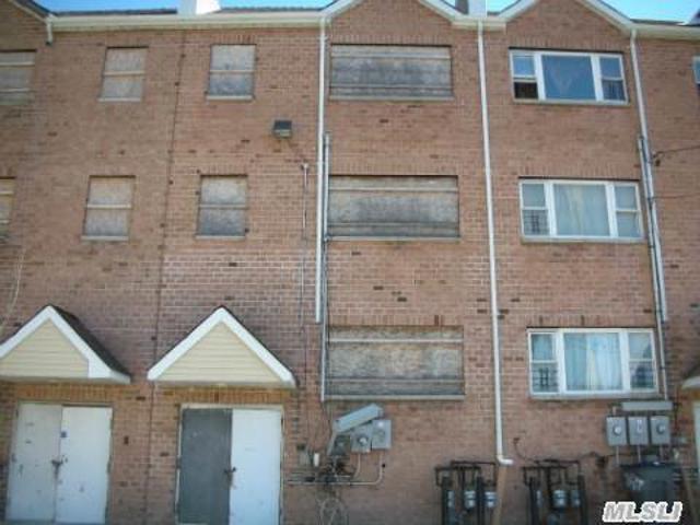 House for sale in Queens, Arverne