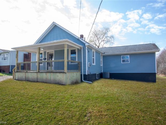 House for sale in Hubbard, Ohio