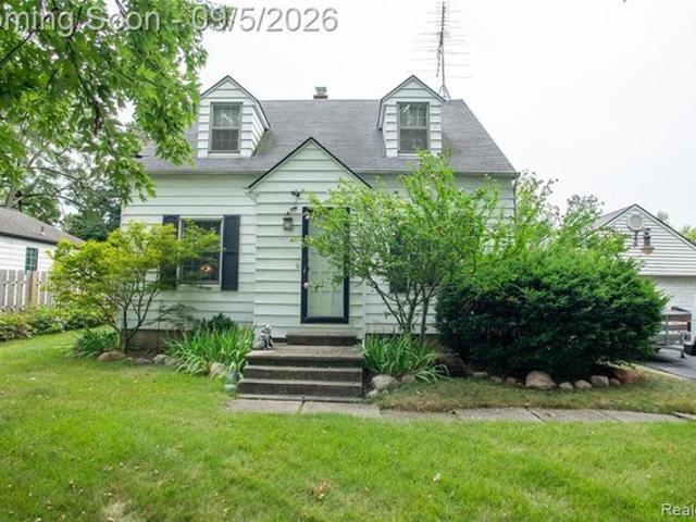 House for sale in Waterford, Michigan