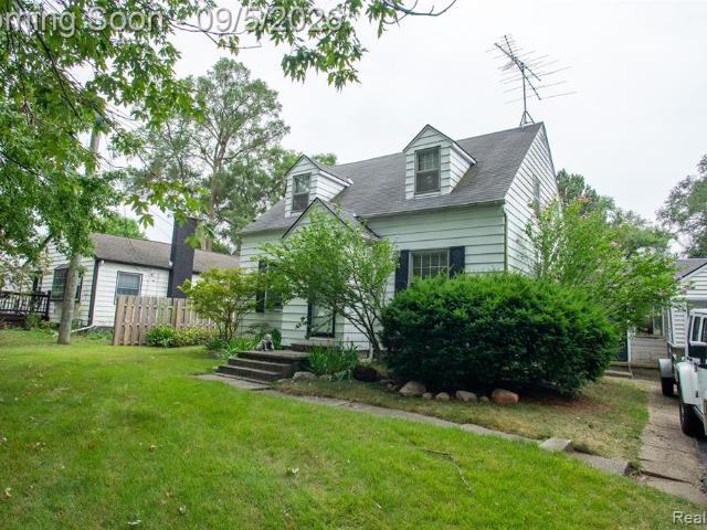 House for sale in Waterford, Michigan