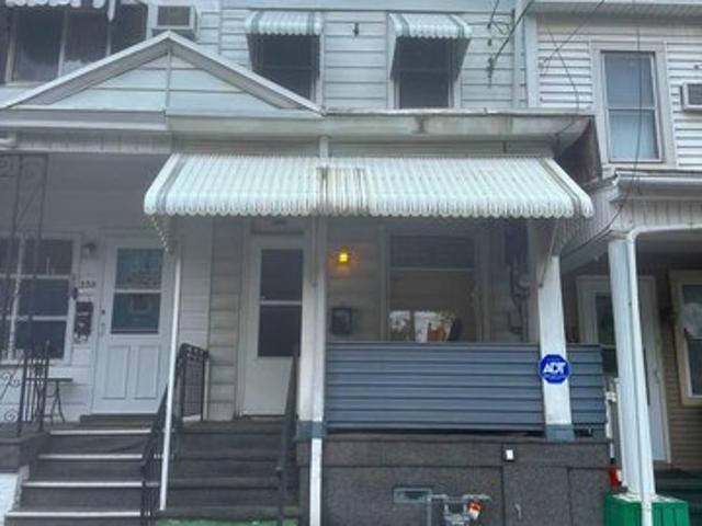 Townhouse for sale in Mount Carmel, Pennsylvania