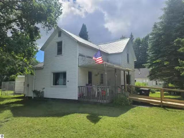 House for sale in Traverse City