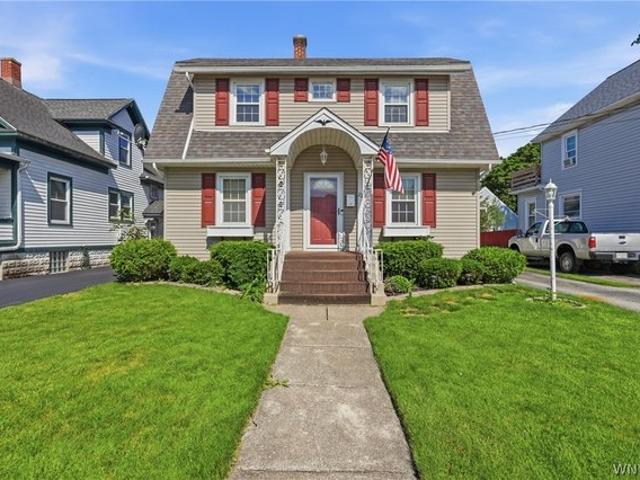 House for sale in Niagara, New York