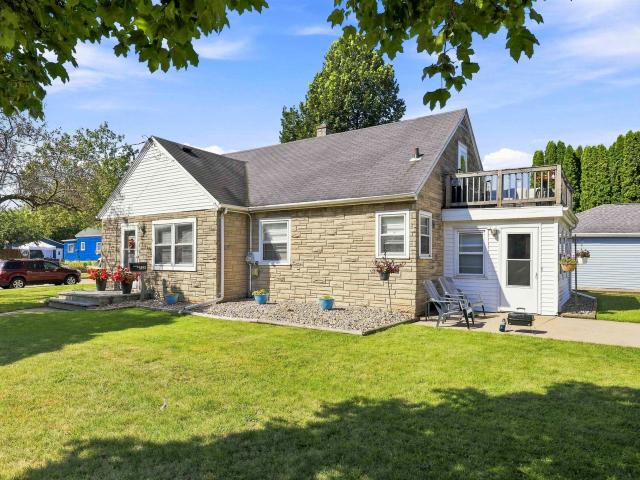 House for sale in Combined Locks, Wisconsin