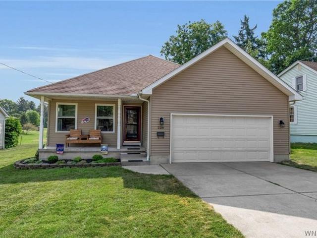 House for sale in Bowmansville, New York