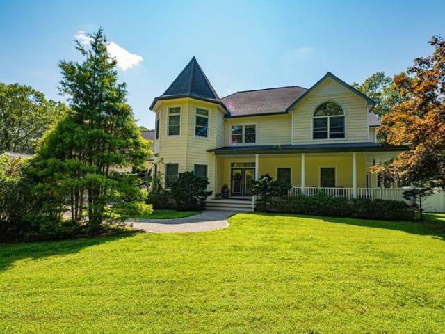 House for sale in Coram