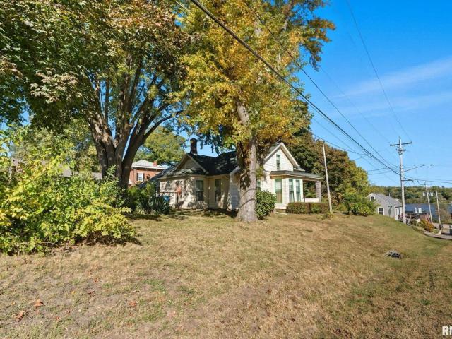 House for sale in Le Claire, Iowa