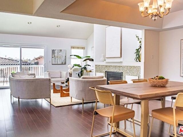 Townhouse for sale in Redondo Beach, Los Angeles County
