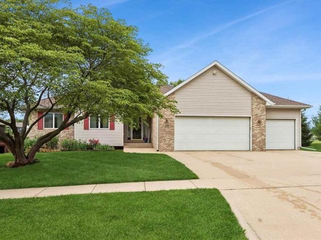 House for sale in Cedar, Iowa