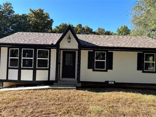 House for sale in Warrensburg, Johnson County