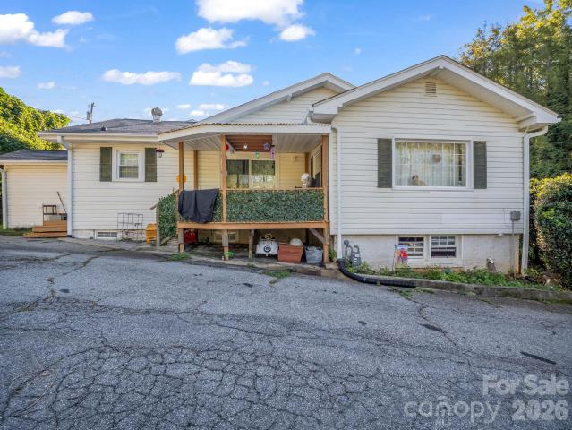 House for sale in Terrace Gardens, Hendersonville