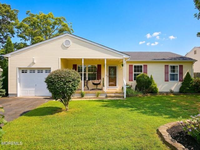 House for sale in Manahawkin, New Jersey