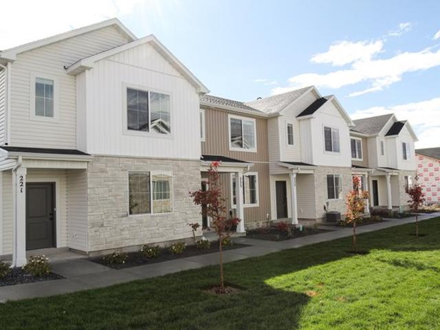 Townhouse for sale in Cache, Utah