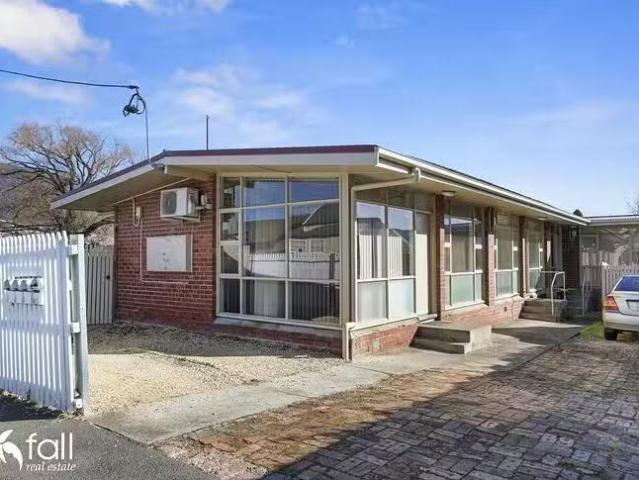 House for rent in New Town