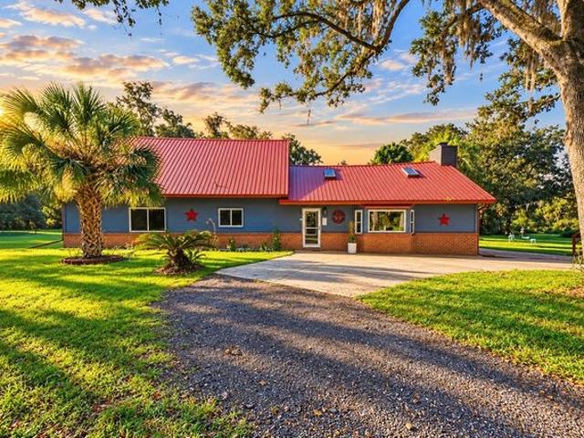House for sale in De Leon Springs, Volusia County