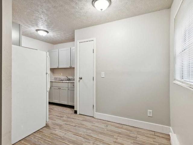 Apartment for rent in Saint Lawrence Corners, Cincinnati