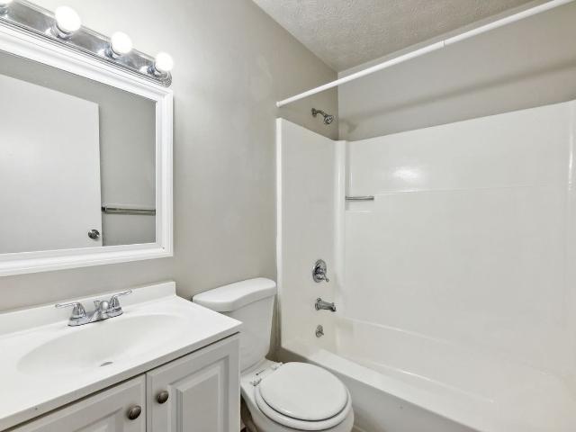 Apartment for rent in Saint Lawrence Corners, Cincinnati
