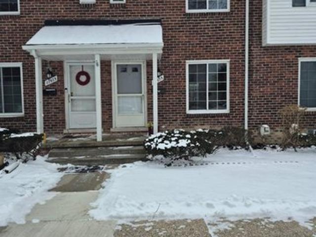 Townhouse for sale in Saint Clair Shores, Michigan