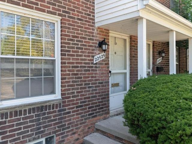 Townhouse for sale in Saint Clair Shores, Michigan