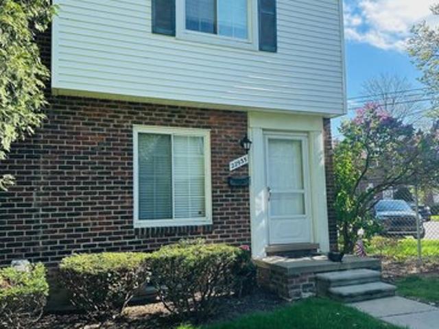 Townhouse for sale in Saint Clair Shores, Michigan