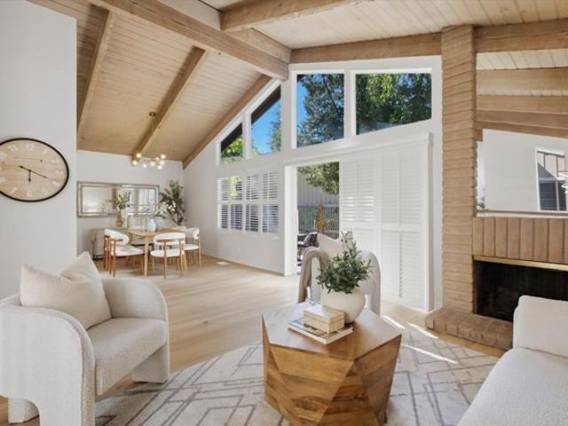 Townhouse for sale in Cupertino, California