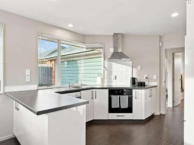 House for sale in Chaslands, Canterbury