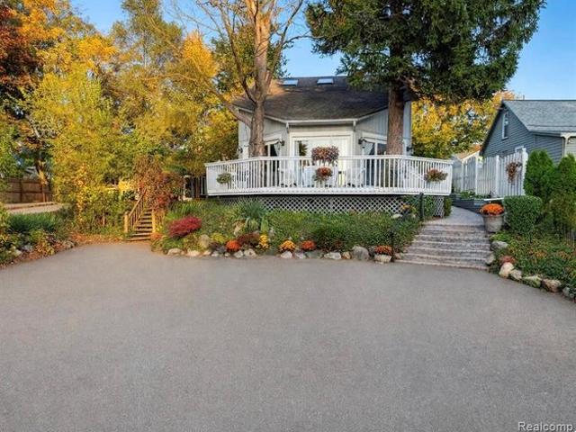 House for sale in Shawood Walled Lake Heights, Novi